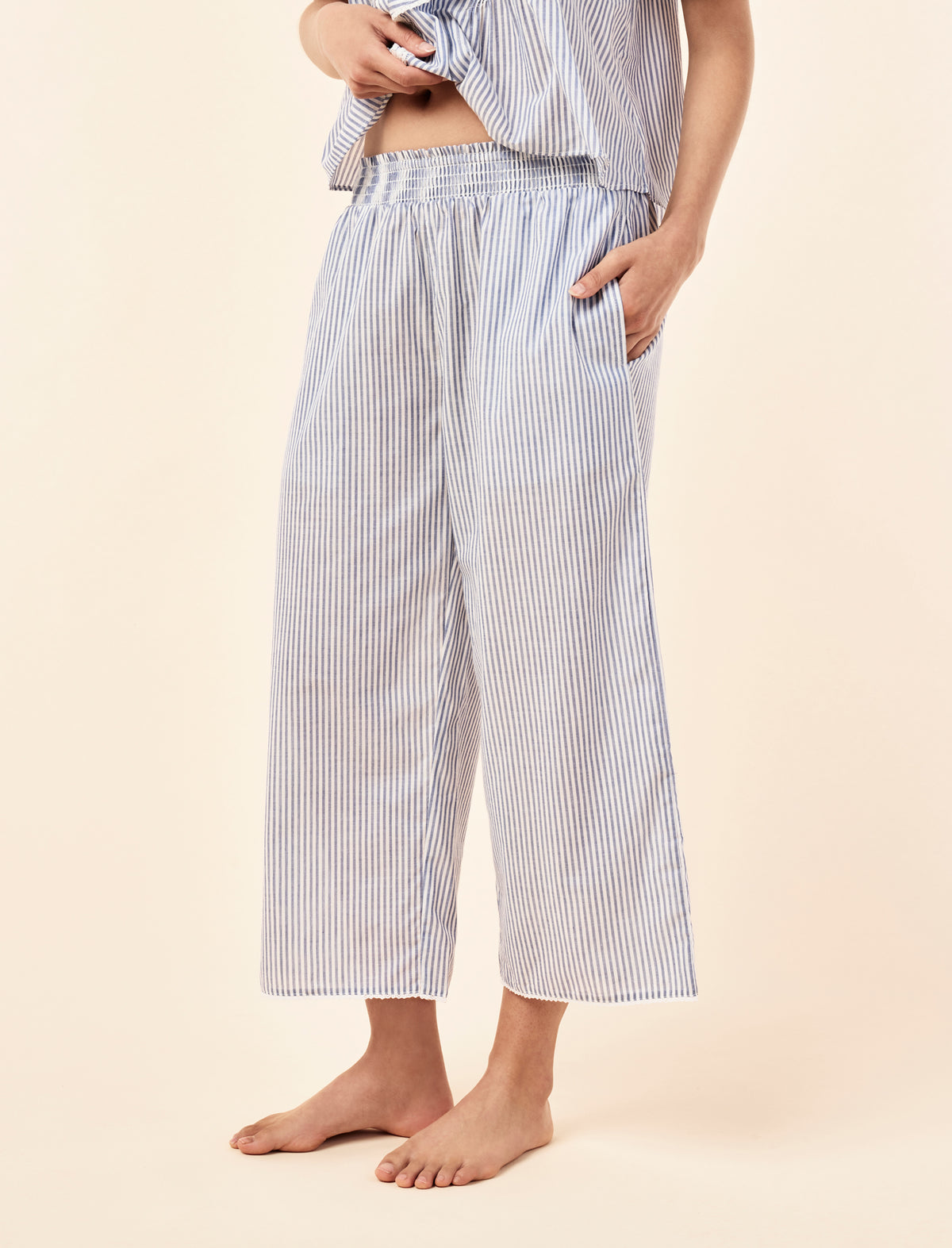 Sakura wearing the Elani Cotton Crop Pant