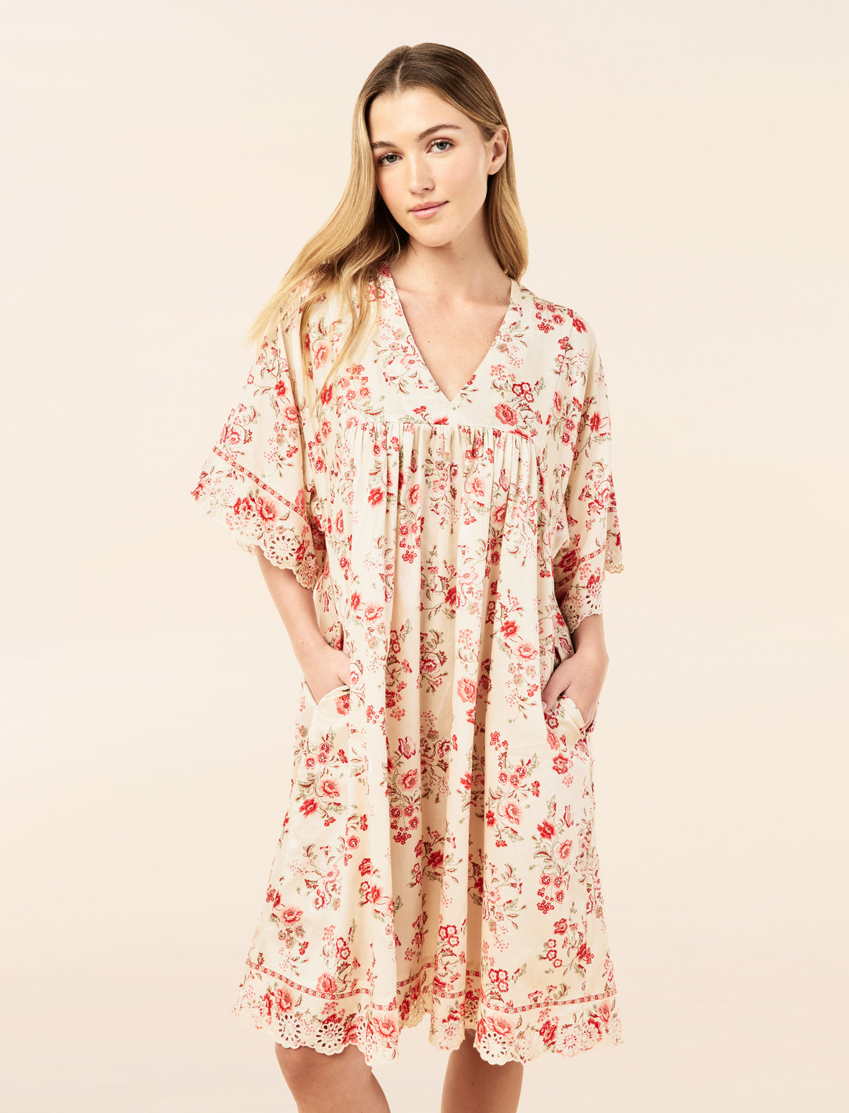 Yasmin wearing the Border Floral Kaftan Nightie
[model: Yasmin wears size S |  Height: 174m
/ 5’7” | Bust: 82cm | Waist: 63cm | Hips: 92cm]