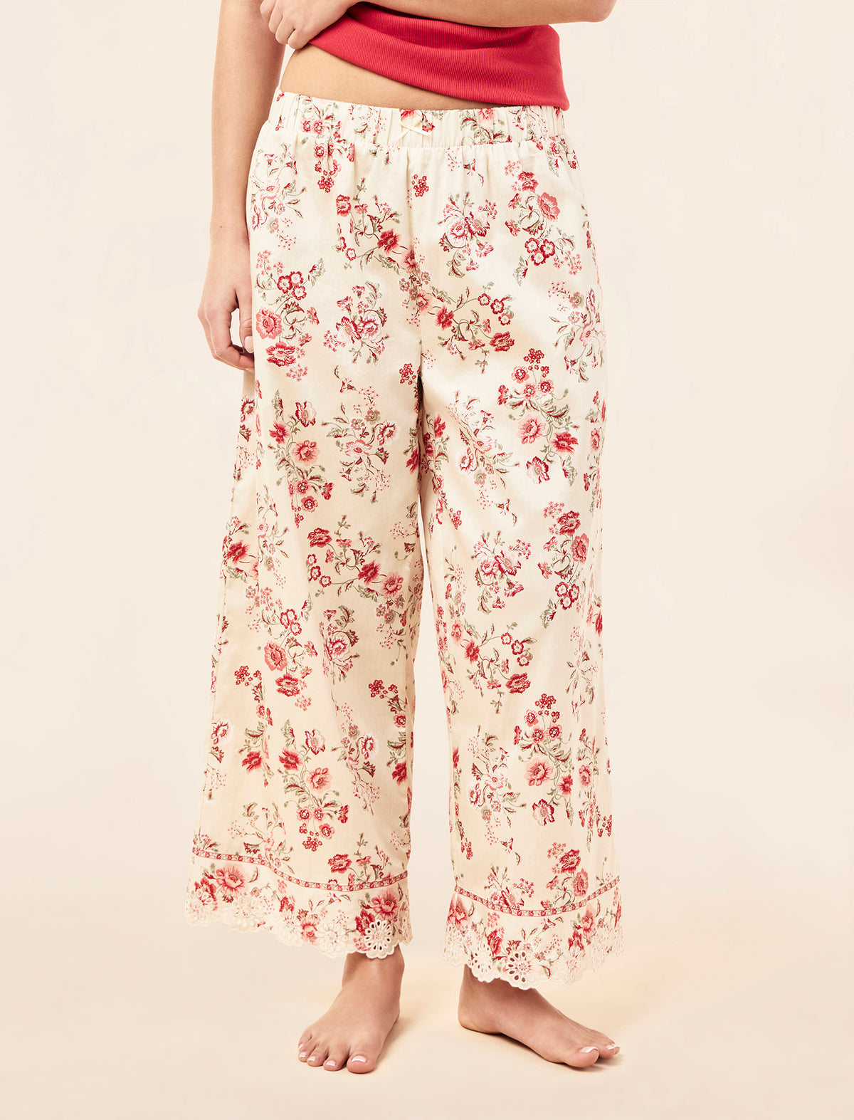 Yasmin wearing the Border Floral Crop Pant